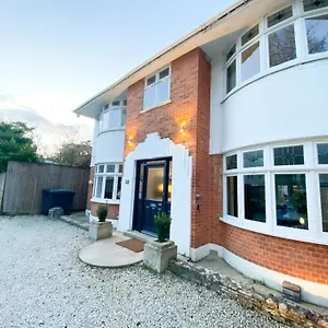  Holiday home Palm - United Kingdom